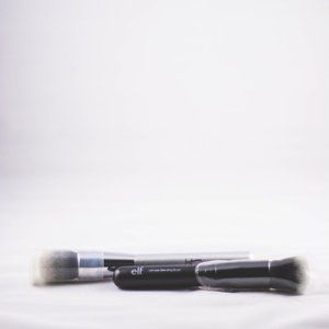 NWT it Cosmetics/elf foundation brushes bundle